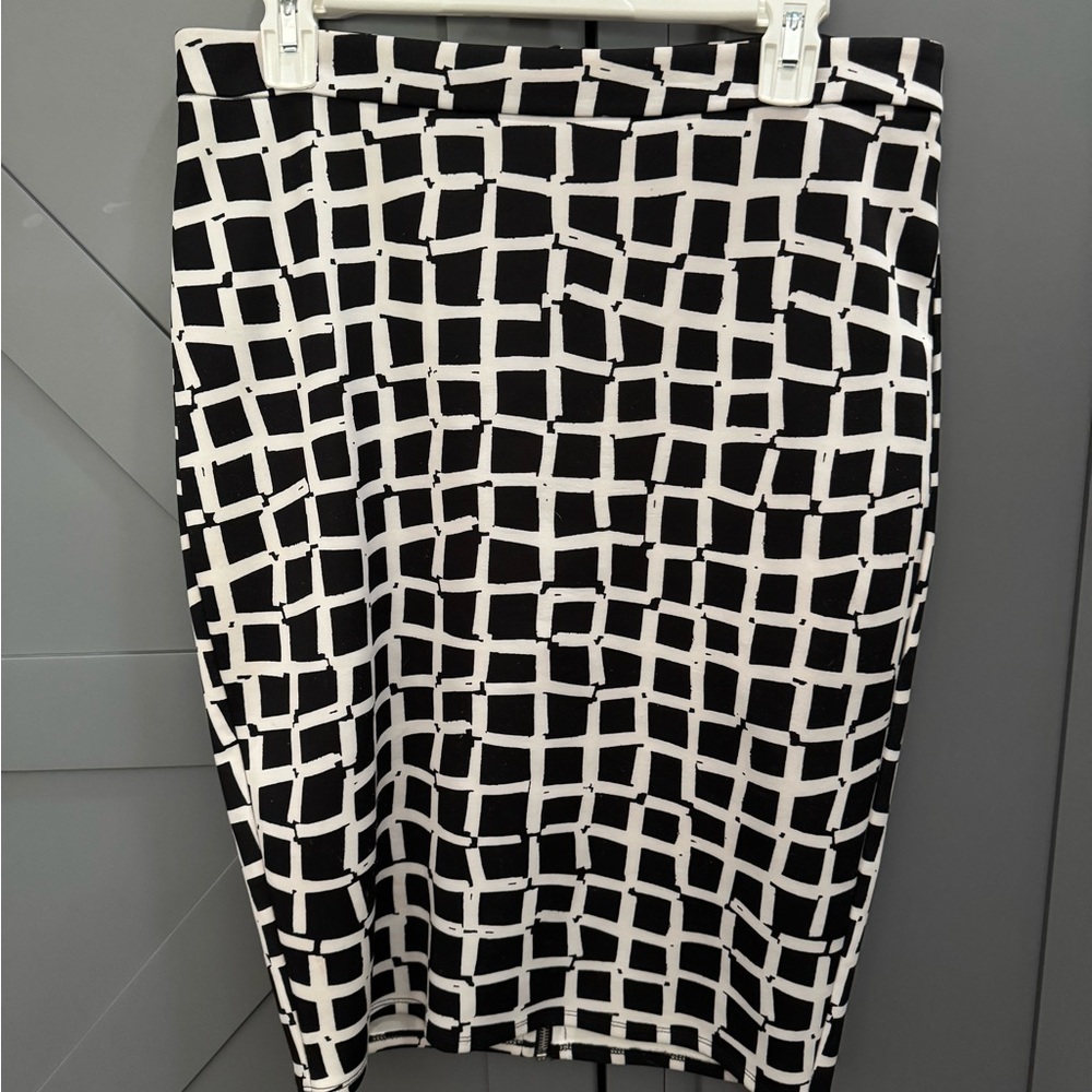 Bar III Black and White Checkered Pencil Skirt